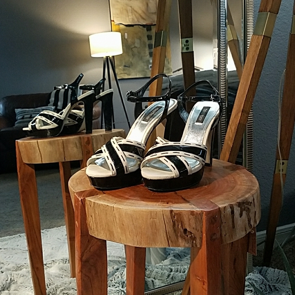 White House/Black Market  size 7 heels